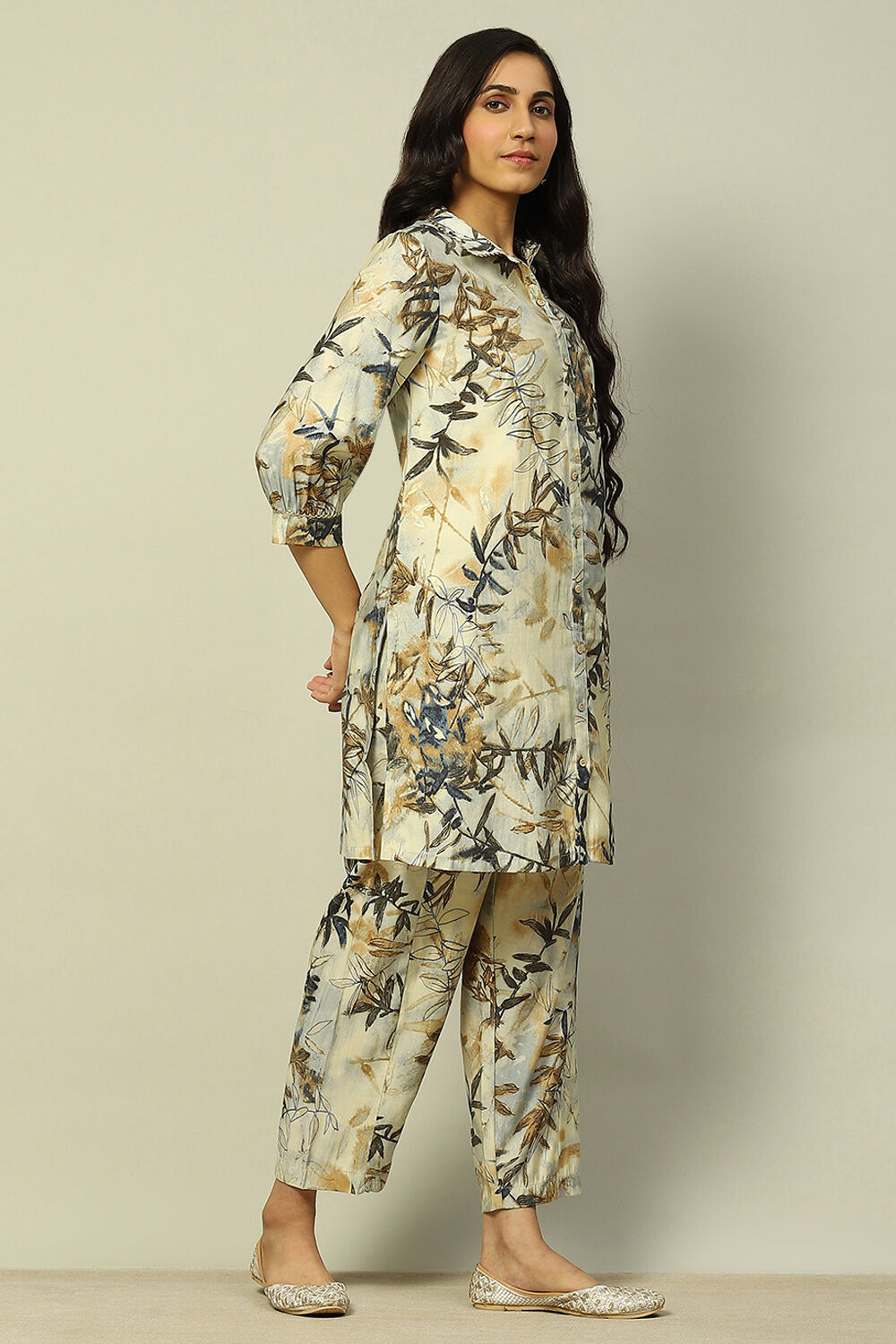 Off-White Viscose Blend Printed Co-ord Set image number 7