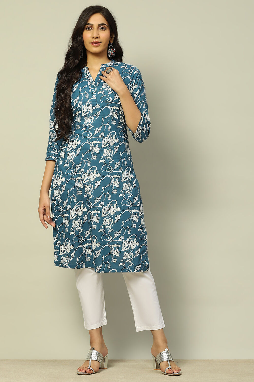 Blue Cotton Floral Printed Straight Kurta image number 5