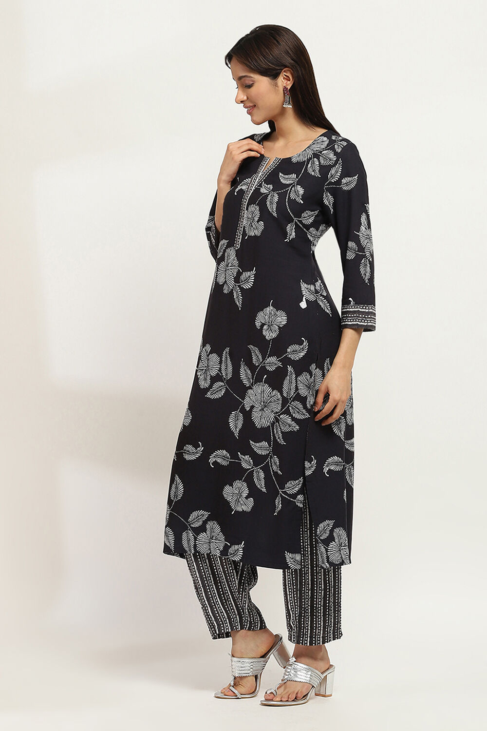 Black Printed Straight Kurta Set image number 3