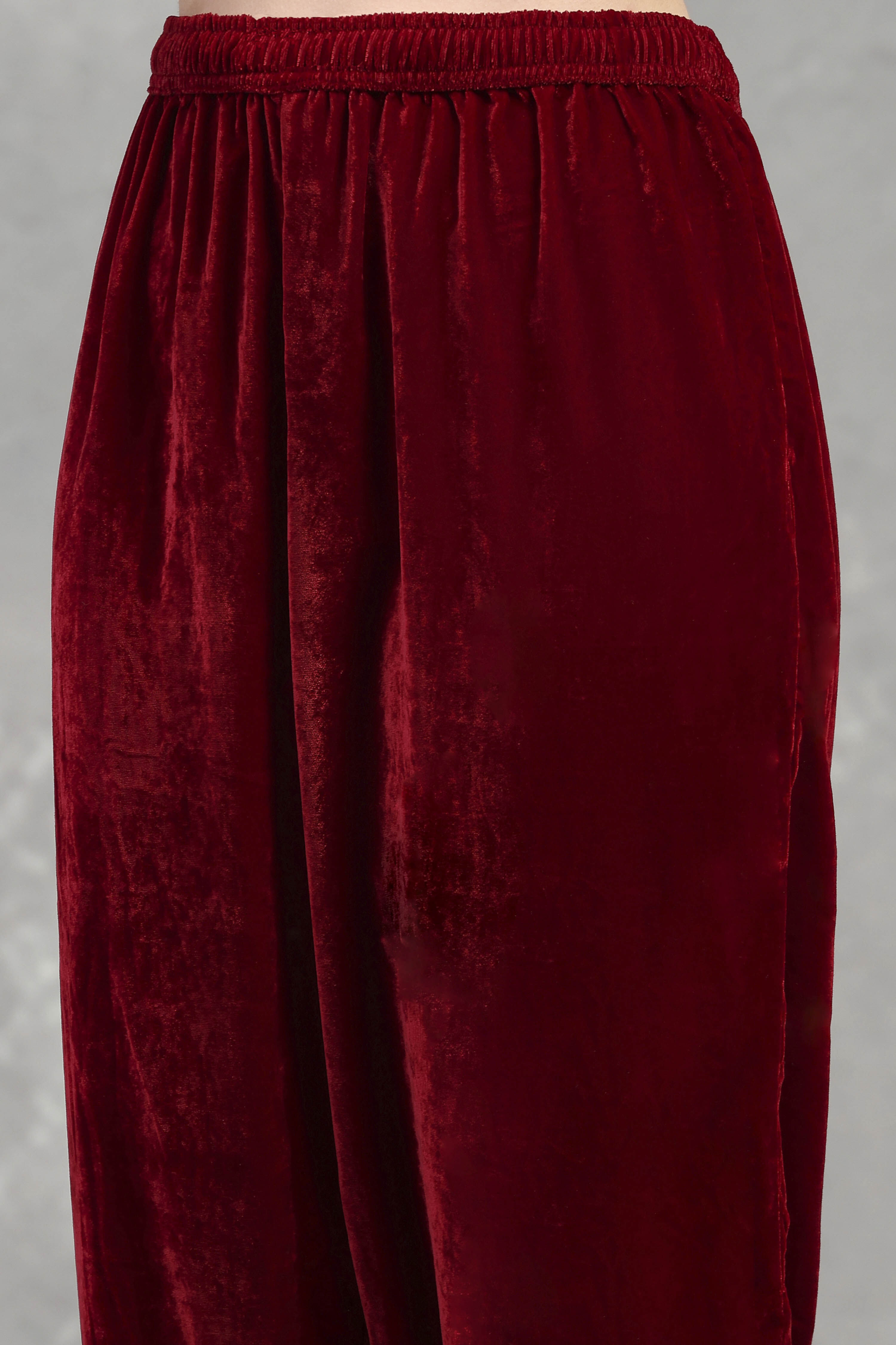 Green-Maroon Polyester Printed Straight Suit Set image number 2