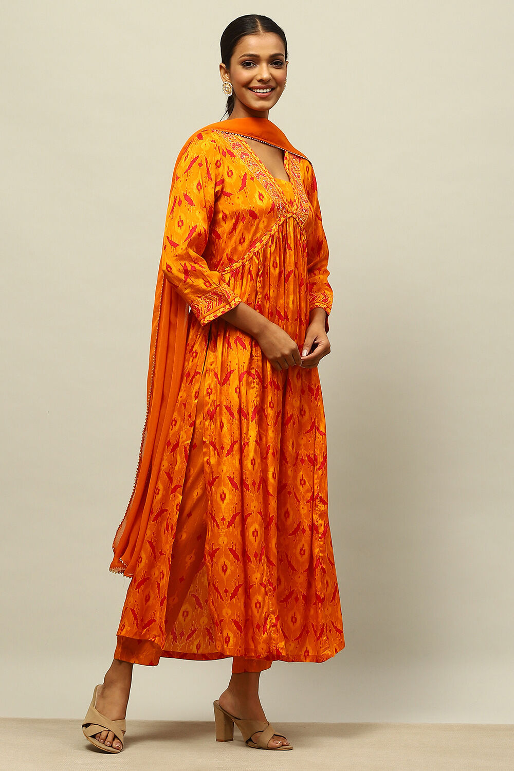 Mustard Yellow Viscose Shantoon Gathered Printed Kurta Palazzo Suit Set image number 5