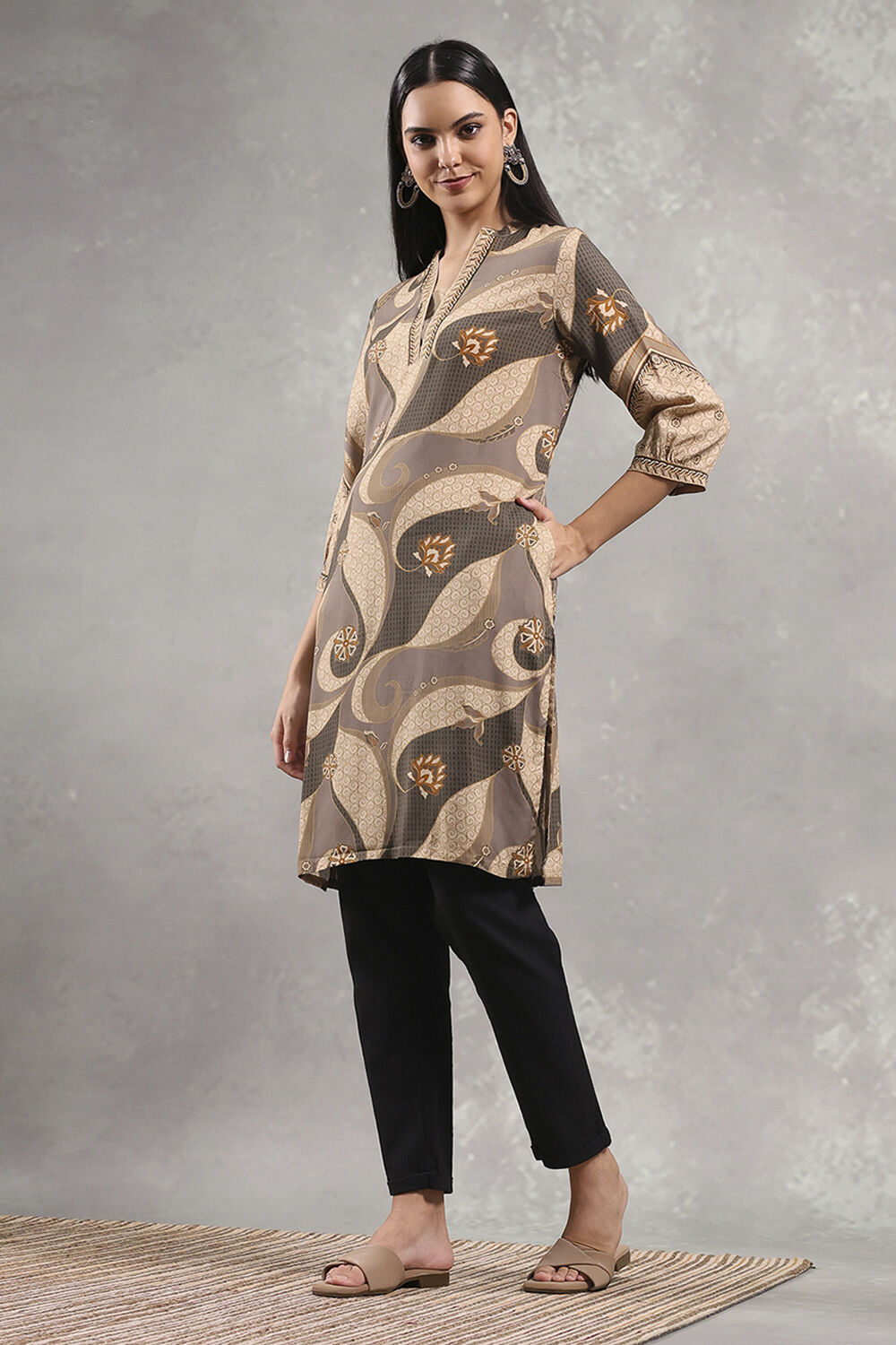 Green and Yellow Printed Straight Kurta image number 2