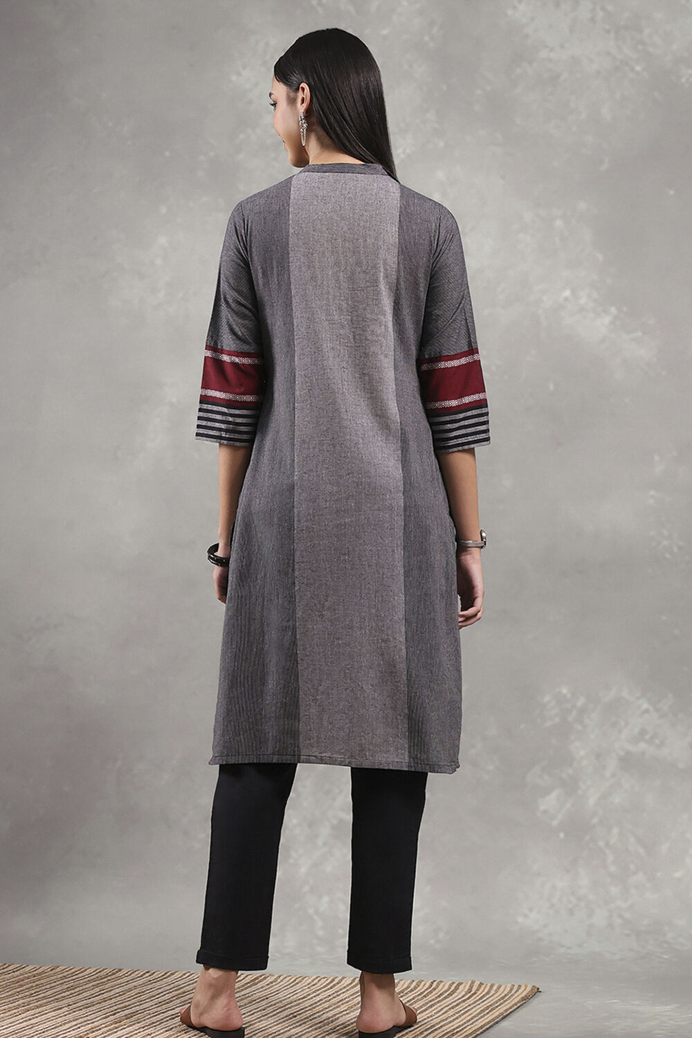 Black Cotton Textured Straight Kurta image number 3