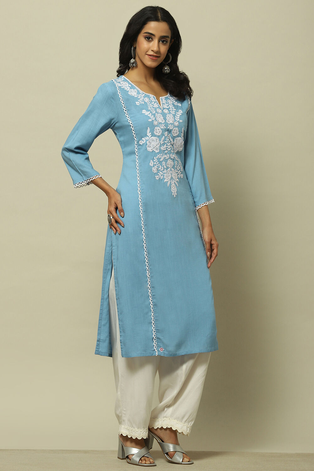 Ice Blue Floral Embroidered Straight Kurta image number 4
