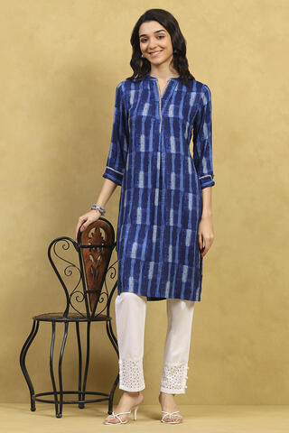 Rangriti Indigo Viscose Rayon Printed Straight Kurta in Indigo