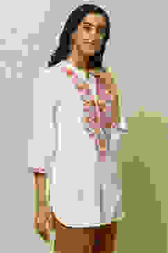 White Printed Floral Detail Straight Indie Top image number 4