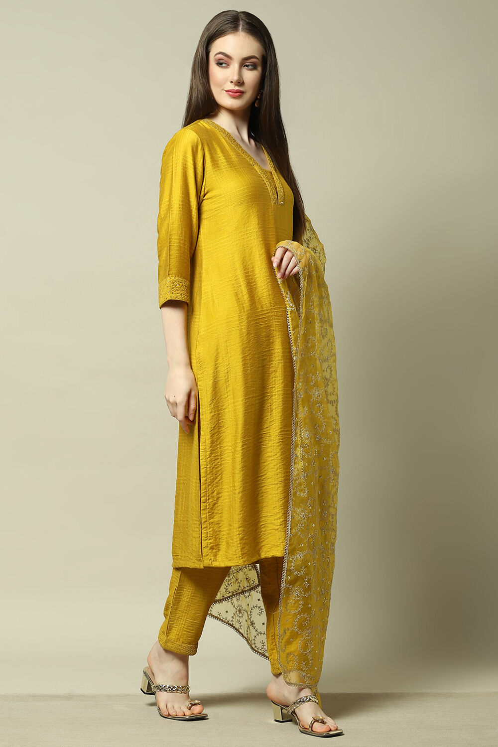 Yellow Organza Yard-dyed Kurta & Pants Suit Set image number 6