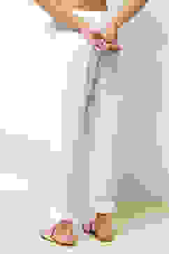 White Cotton Printed Regular Pants image number 5