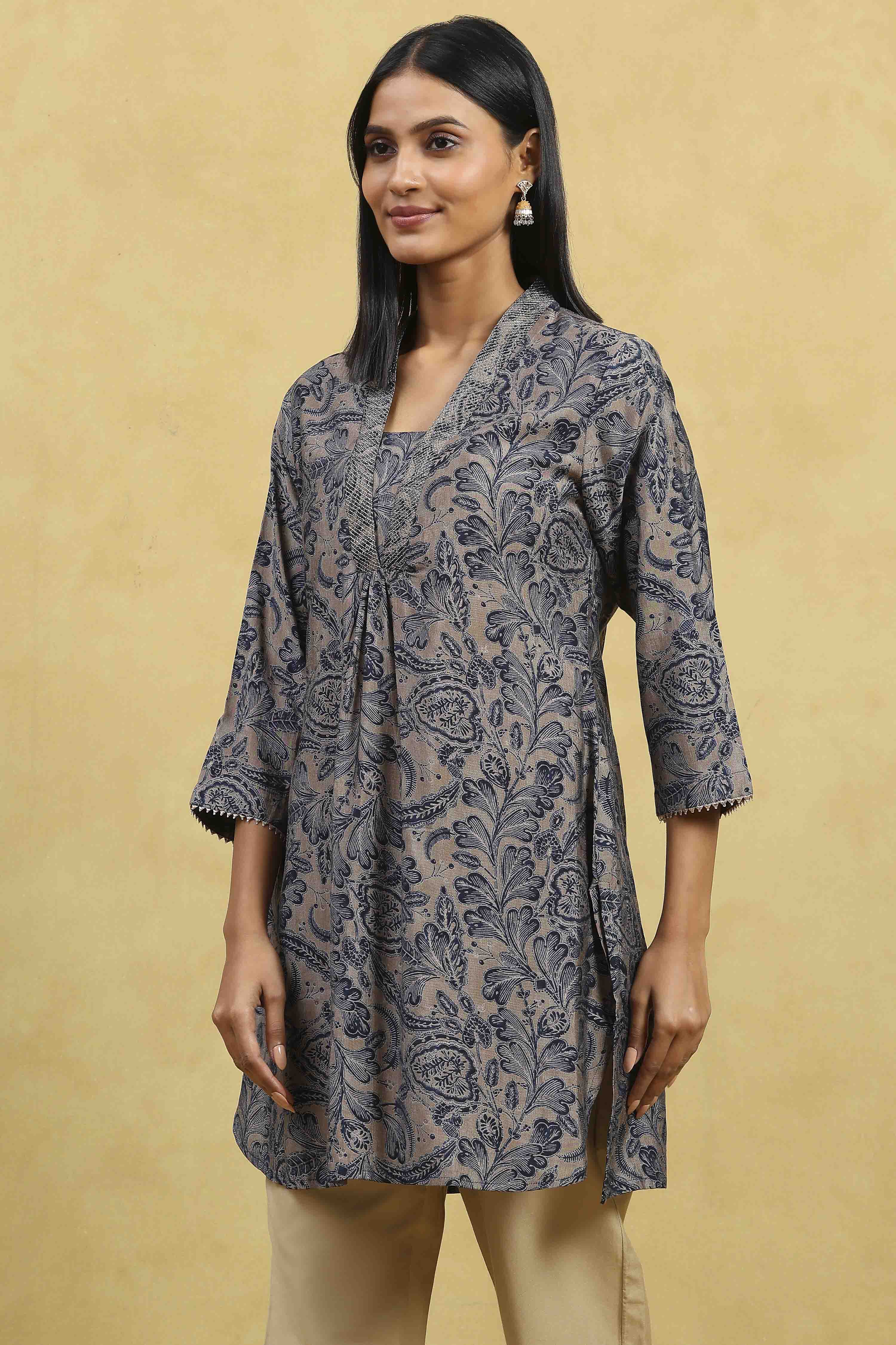 Navy Viscose Blend Printed Straight Top image number 2