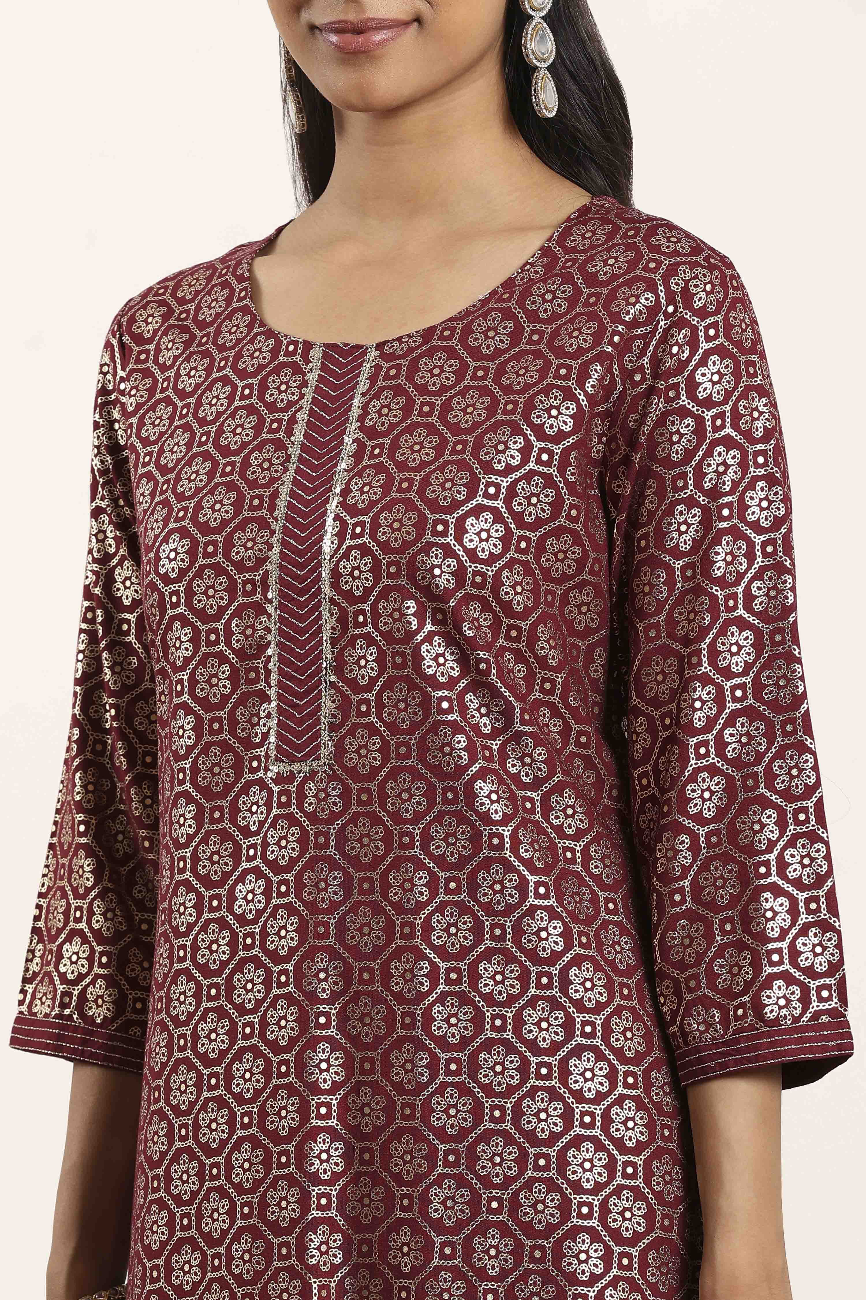 Maroon Viscose Rayon Straight Kurta Pants Set image number 1