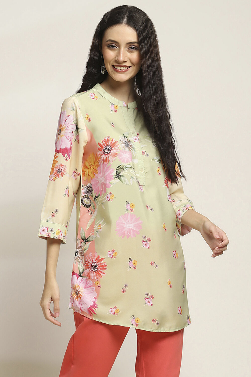Lime Green Floral Printed Short Kurta image number 4