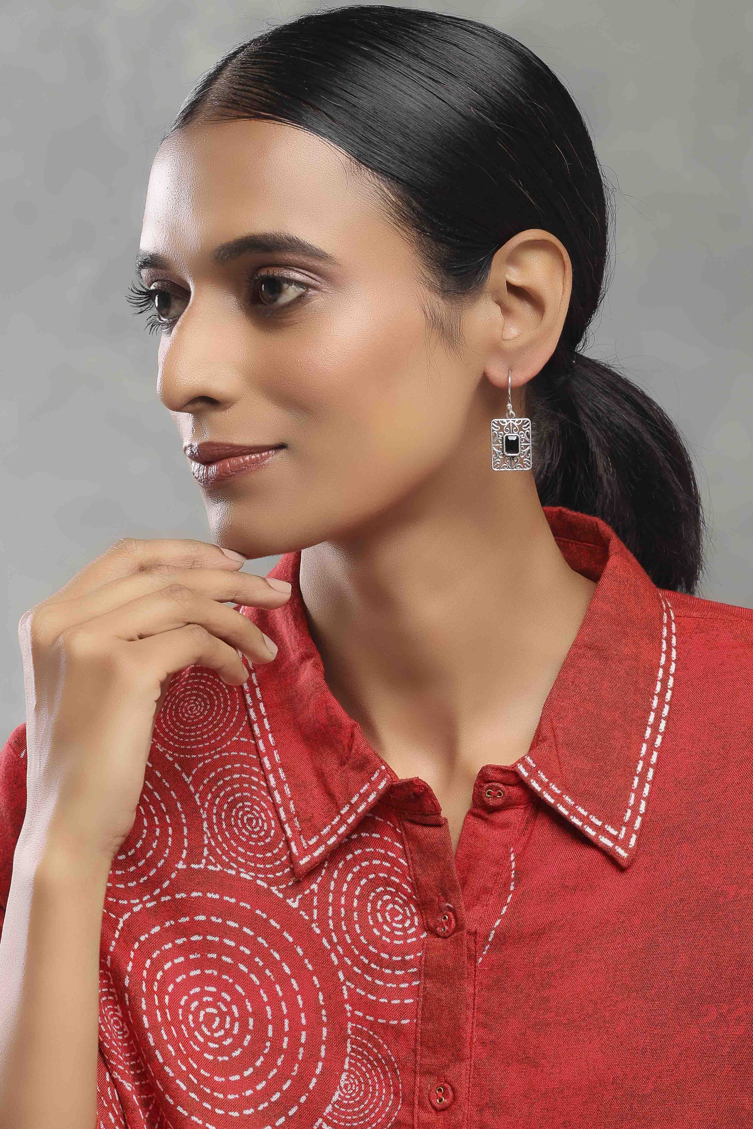 Black Brass Drop & Danglers image number 3