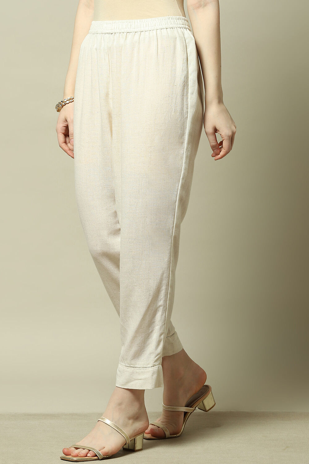 Off-White Cotton Solid Straight Fit Pants image number 2