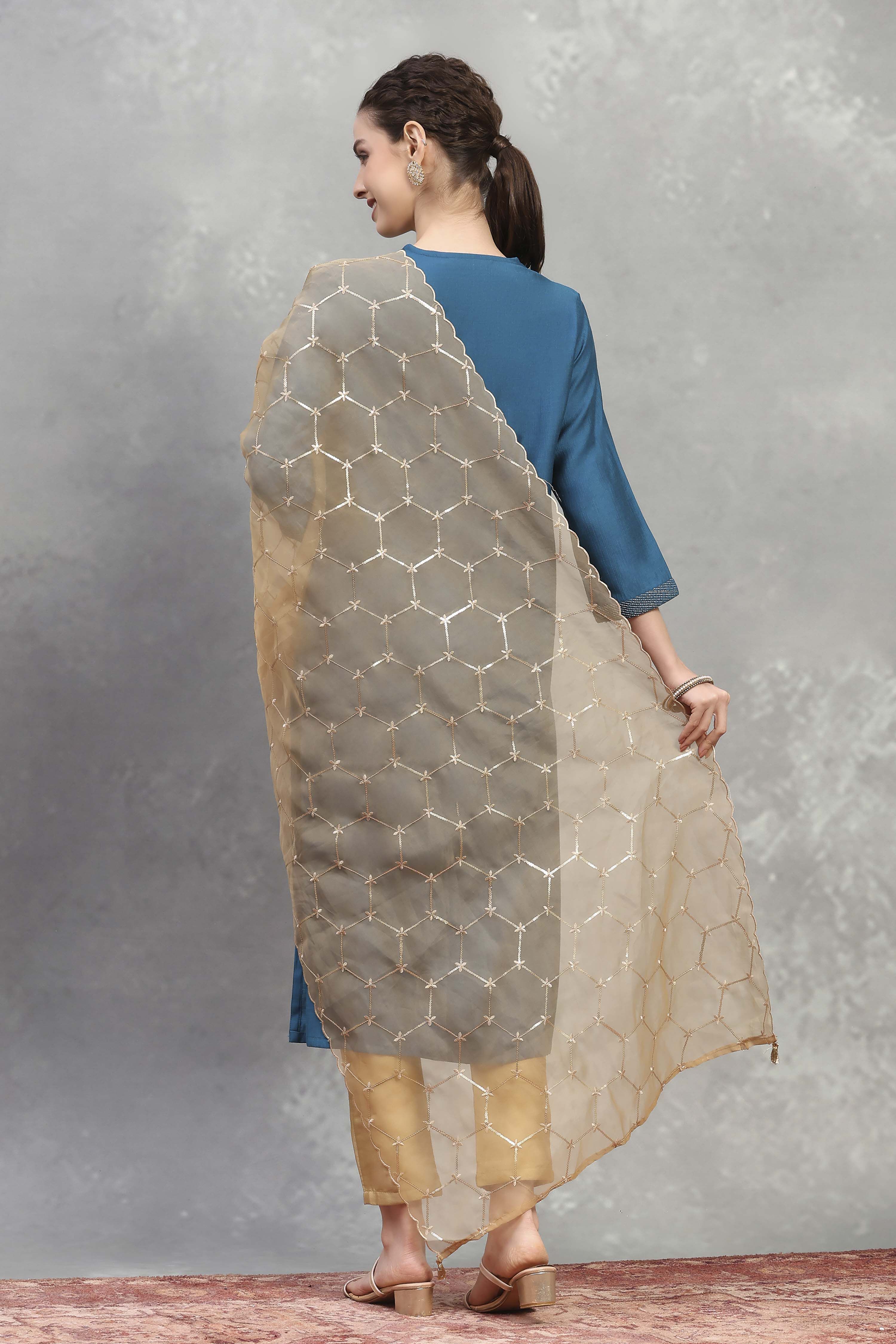 Gold Polyester Solid Dupatta image number 2