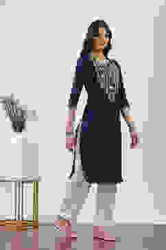 Navy Blue Cotton Blend Straight Kurtas image number 4