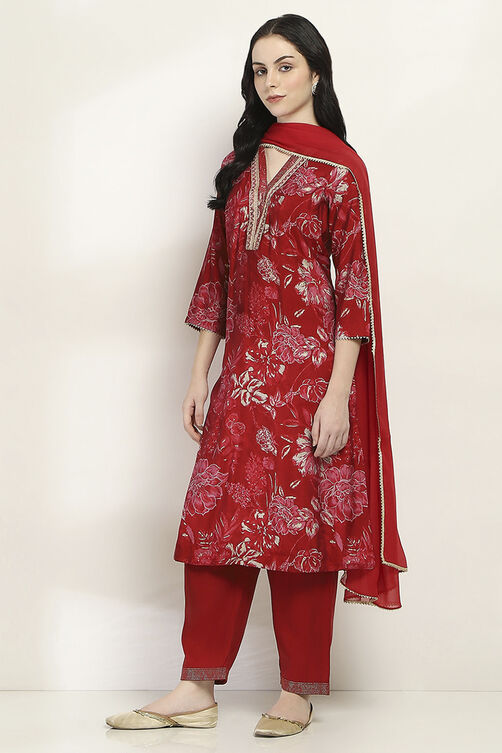 Red Viscose Blend Straight Set image number 3