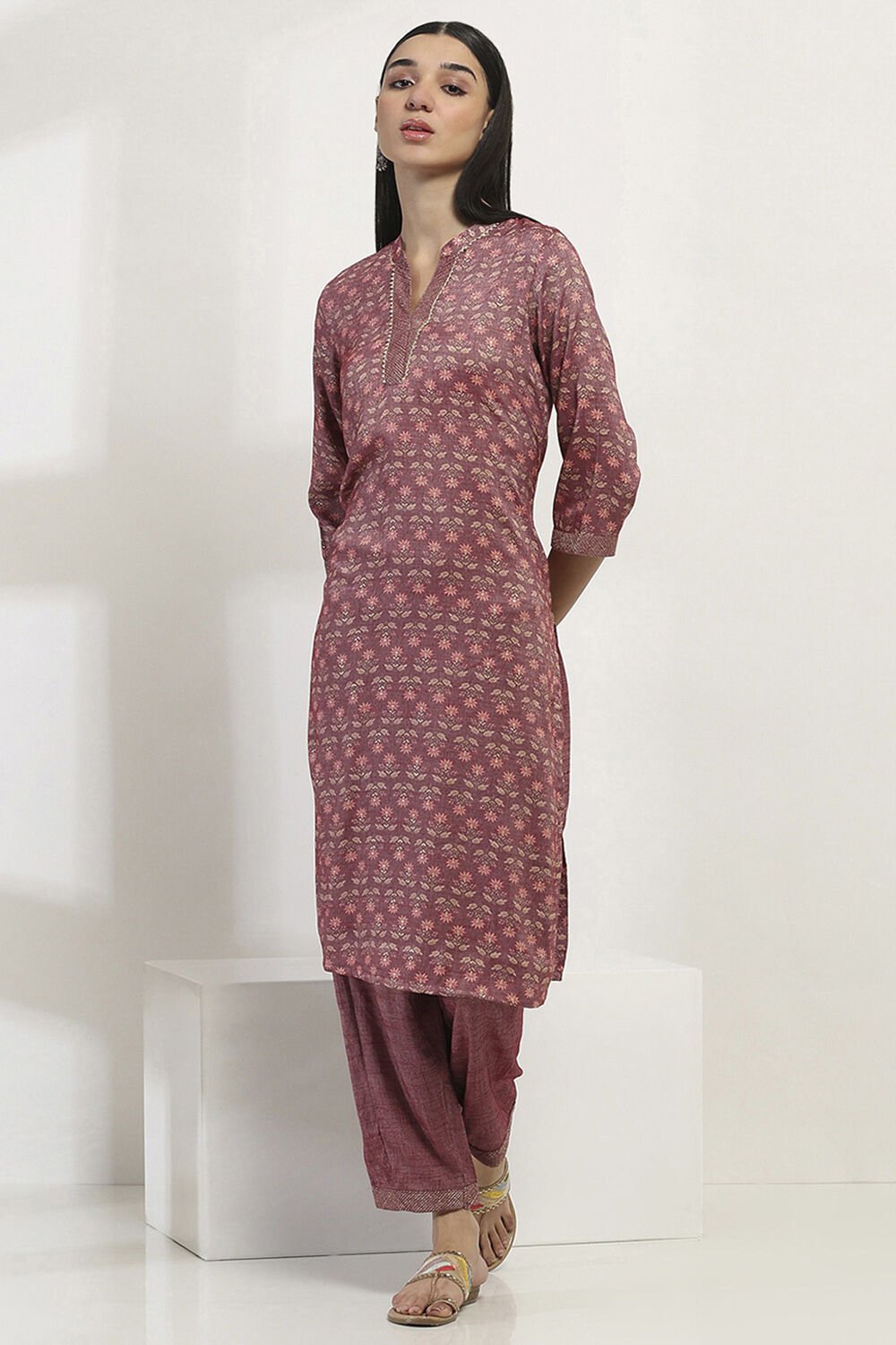 Maroon Printed Straight Kurta Set image number 7