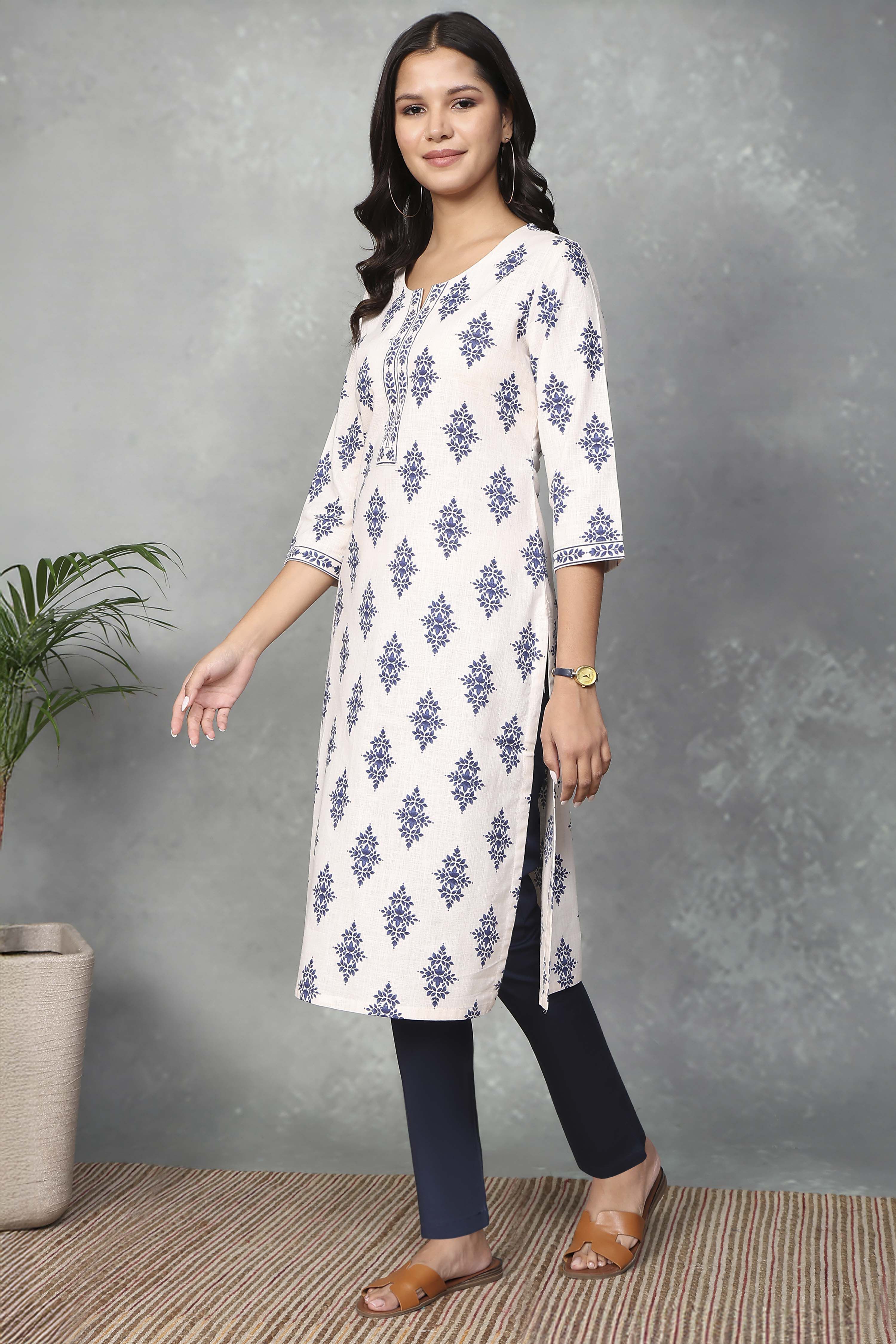 Off-White Cotton Printed Straight Kurta image number 2