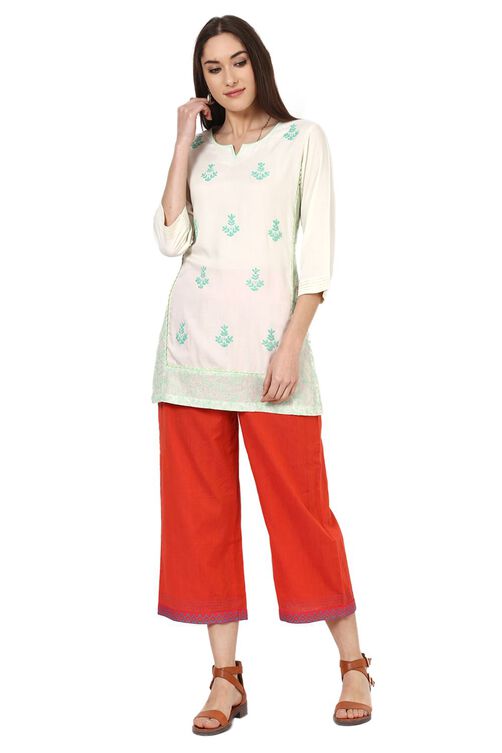 White Straight Viscose Rayon Indie Top image number 4