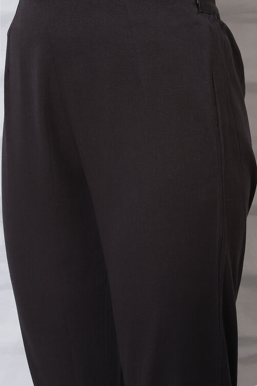 Pink Solid Slim Pants image number 1