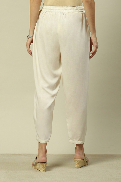 Off White LIVA Straight Solid Palazzos image number 4