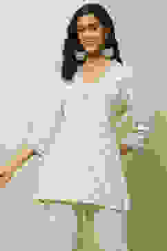 Off-White Geometric Printed Straight Indie Top image number 5