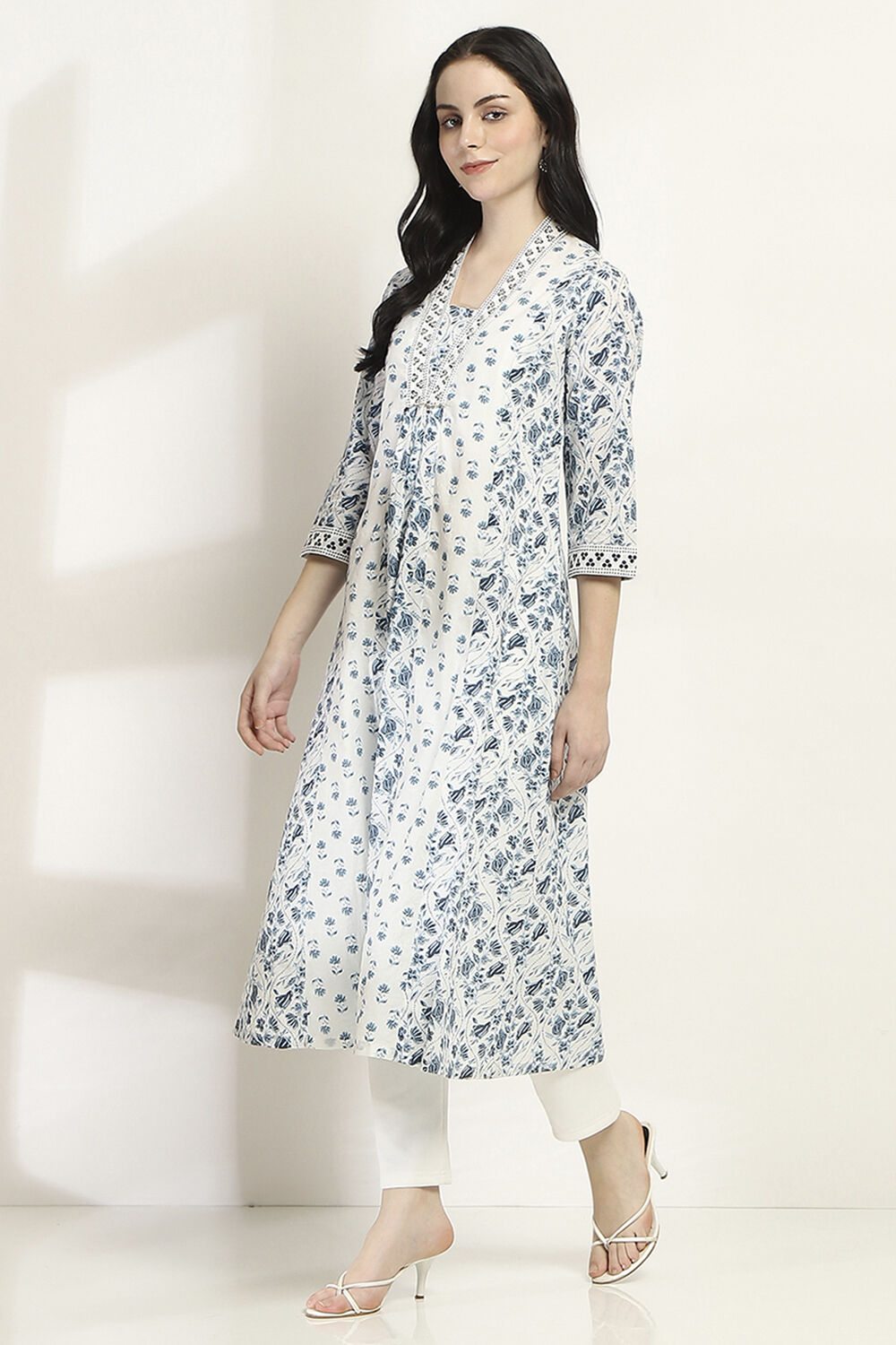 White Cotton Printed A-Line Kurta image number 2