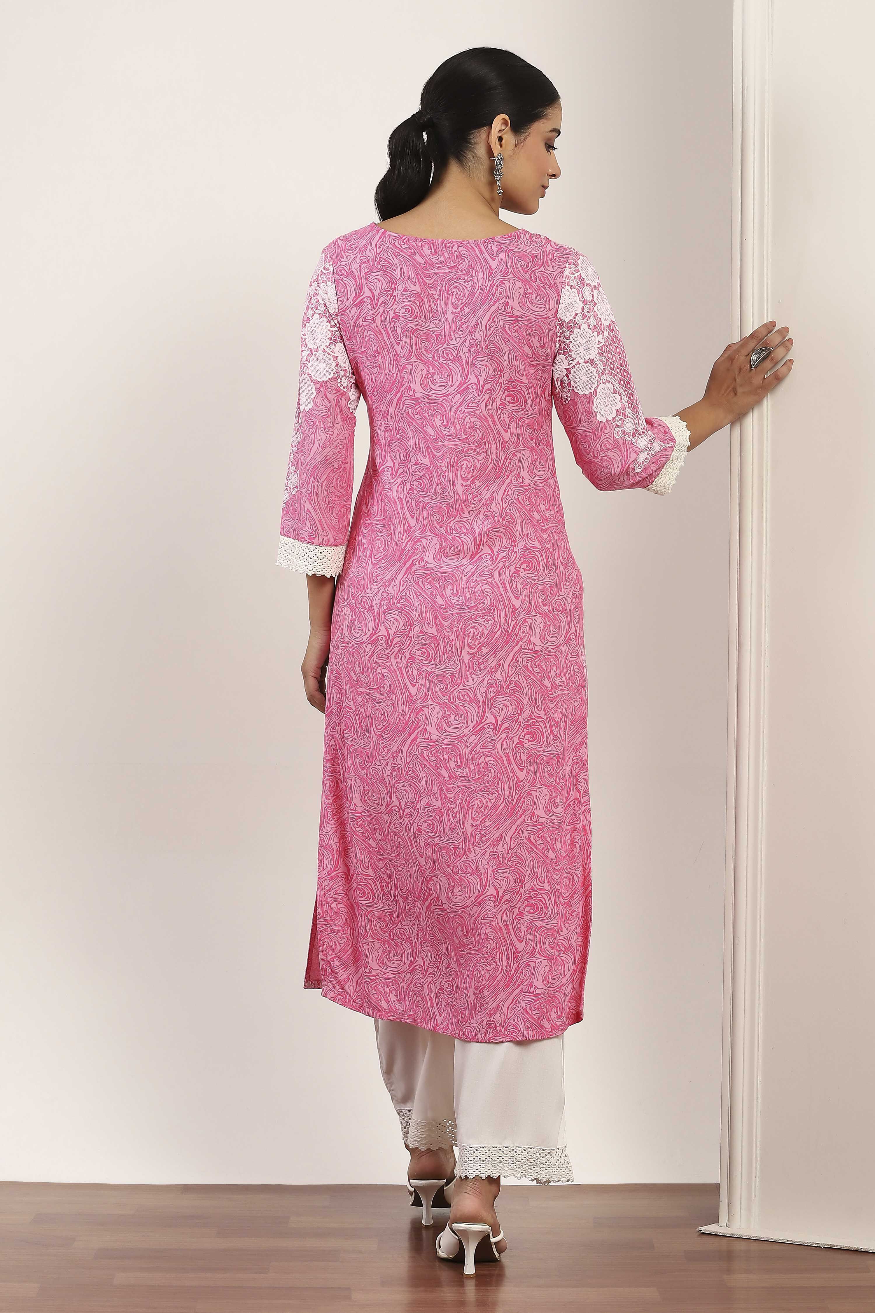 Pink  Straight Kurta Pants Set image number 4