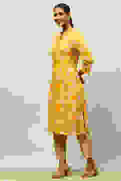 Yellow Rayon Printed Straight Kurta image number 2