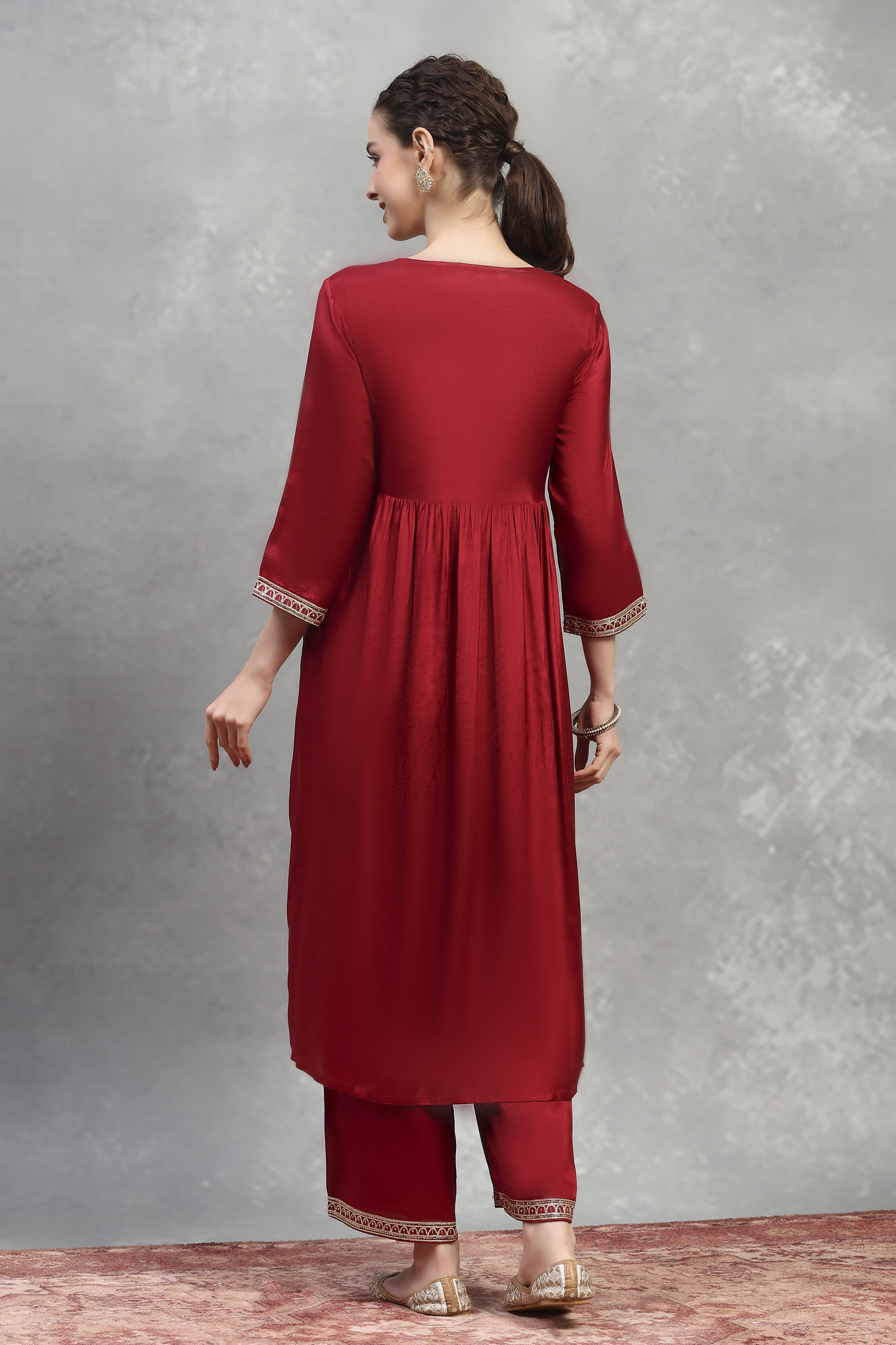 Red Viscose Rayon Embroidered Gathered Suit Set image number 4