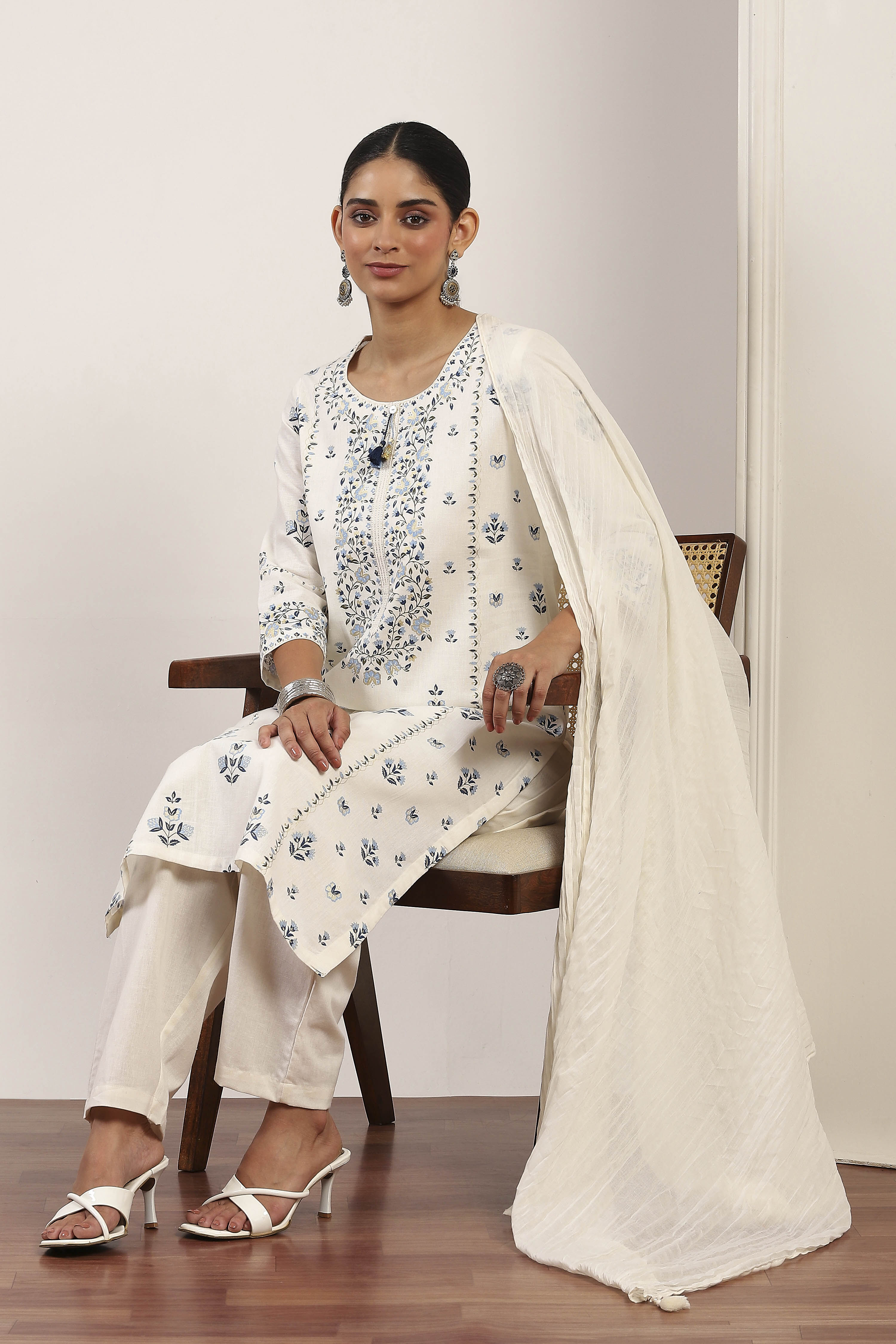 White Cotton Blend Straight Suit Sets image number 0