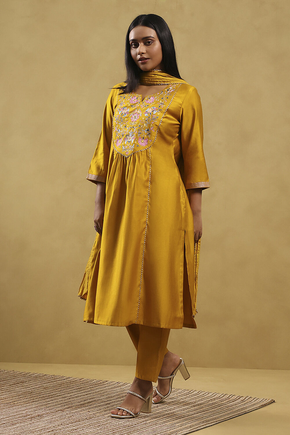 Mustard Polyester Solid Straight Suit Set image number 7