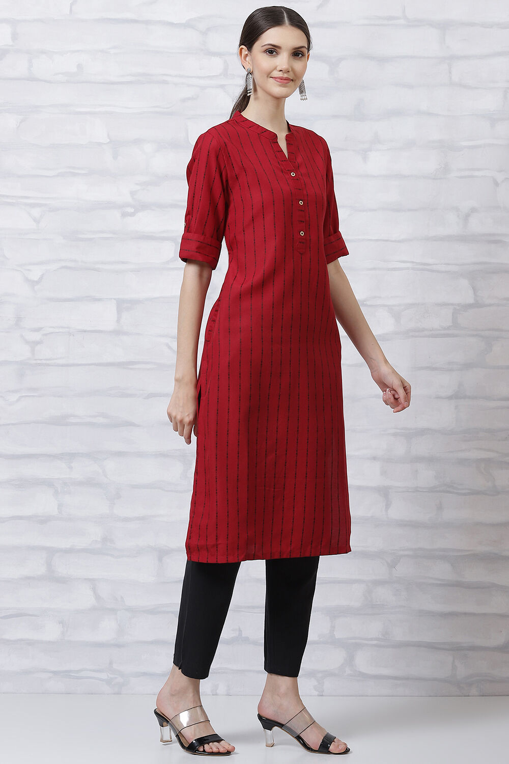 Maroon Printed Straight Kurta image number 3