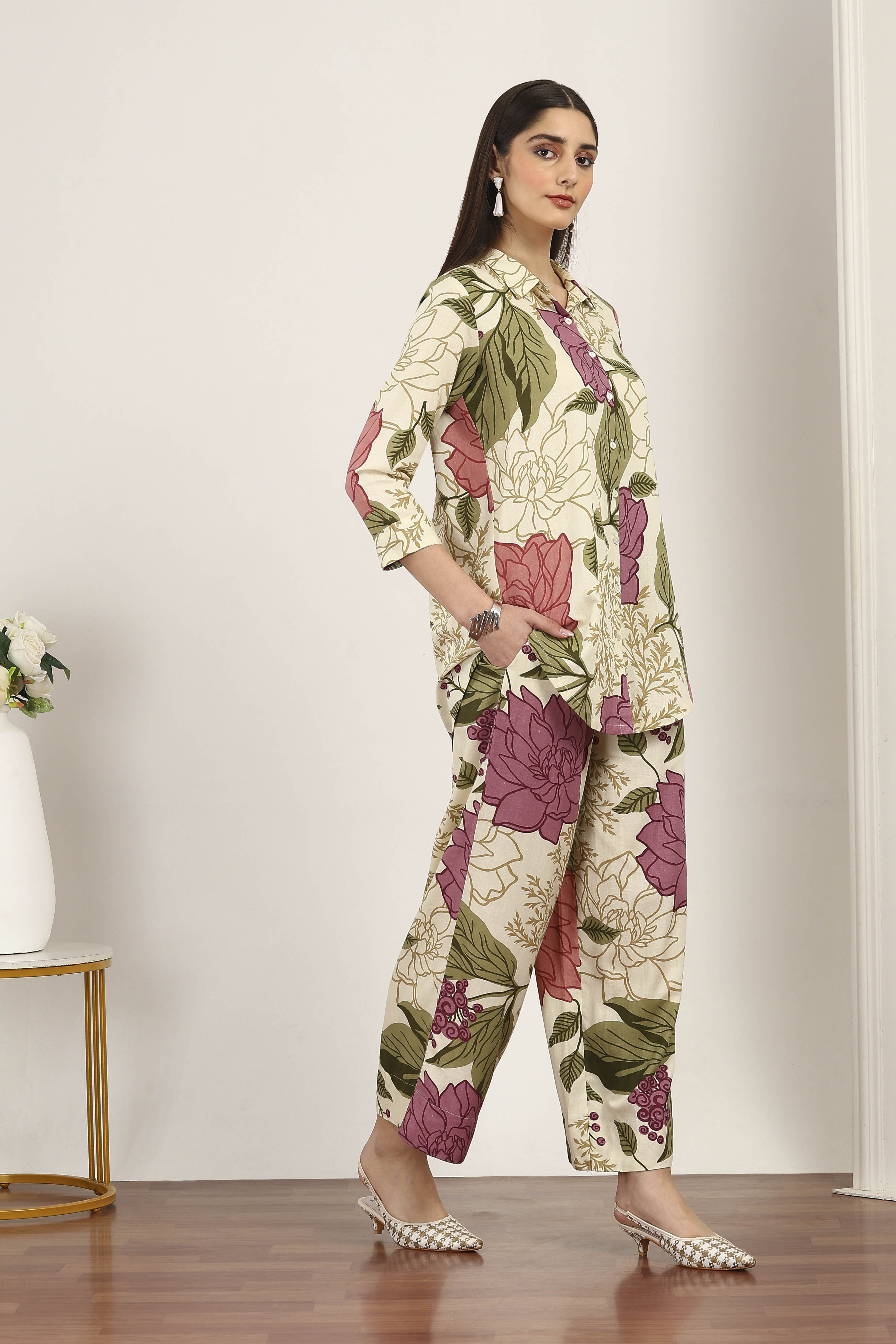 Beige Rayon & Cotton Flex Kurta Pants Set image number 4