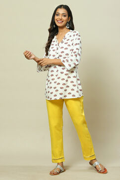Yellow Cotton Blend Slim Pant image number 0
