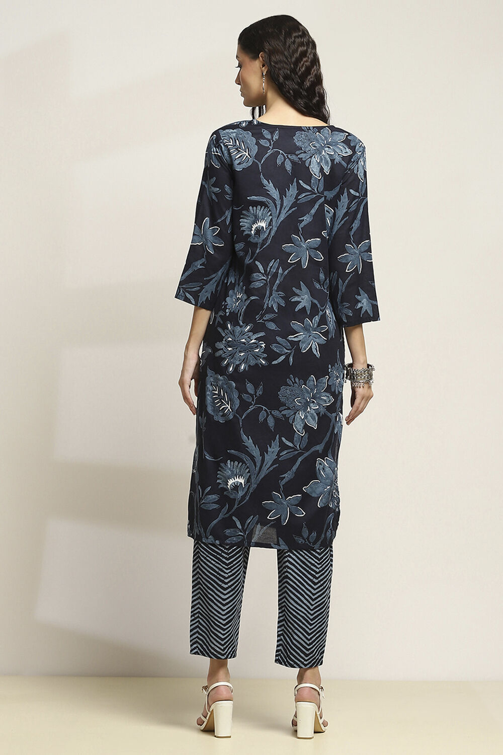 Navy Blue Cotton Floral Printed Straight Suit Set image number 4