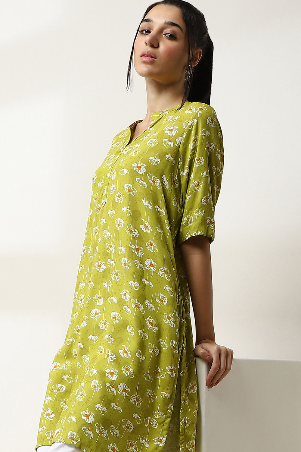Green Floral Printed Straight Kurta image number 6