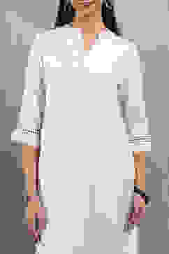 Off-White Solid Straight Kurta image number 0