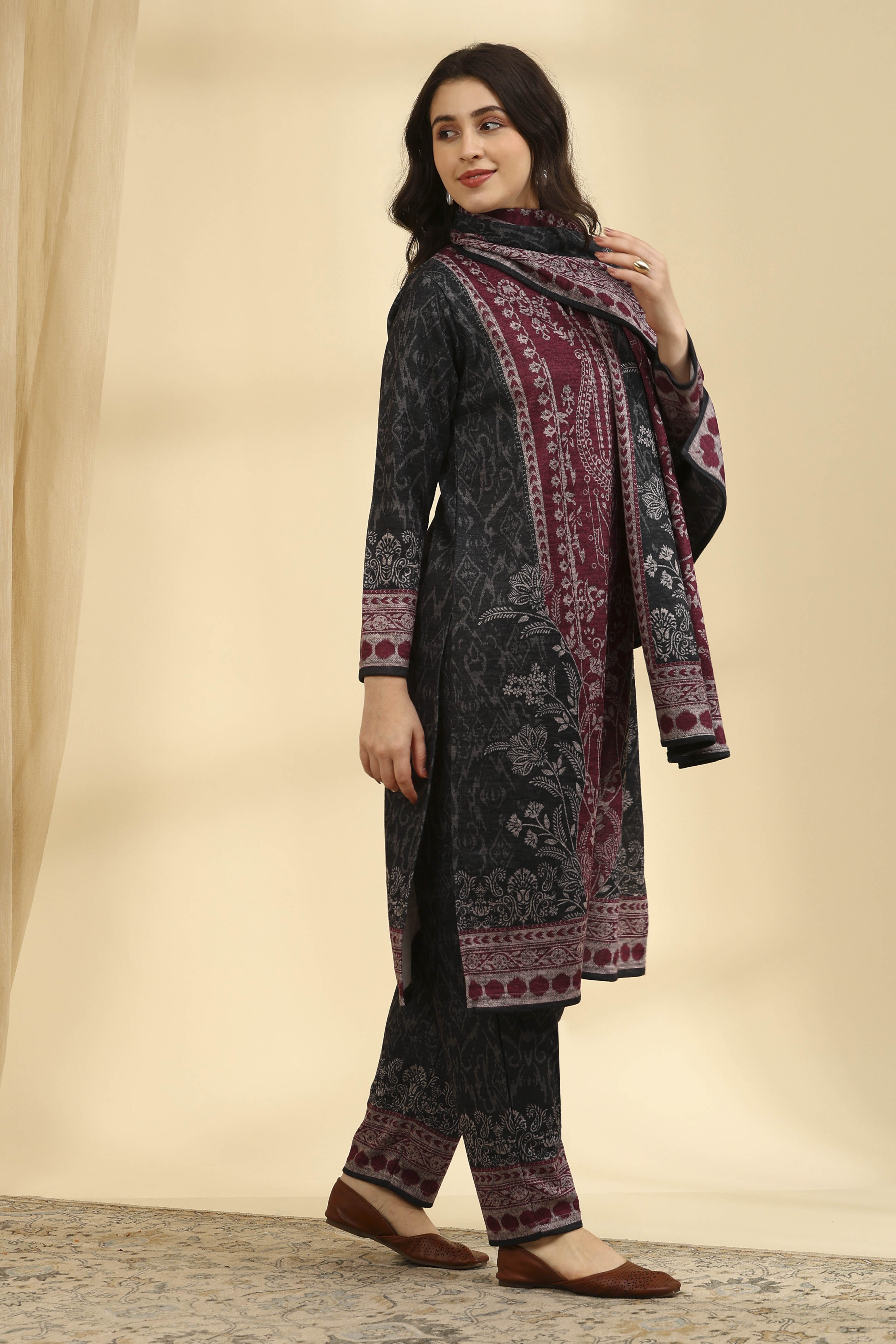 Black Polyester Printed Straight Suit Set image number 5