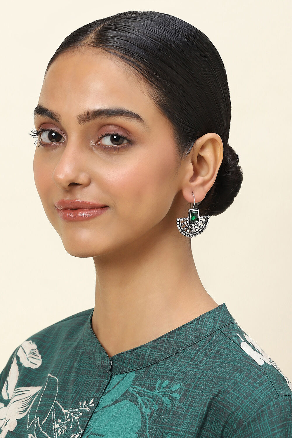 Green Alloy Drop & Danglers image number 3