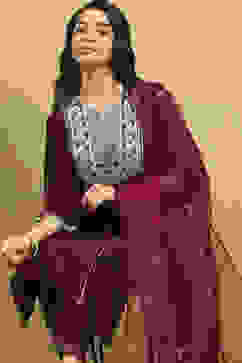 Wine Polyester Blend Solid Straight Suit Set image number 7