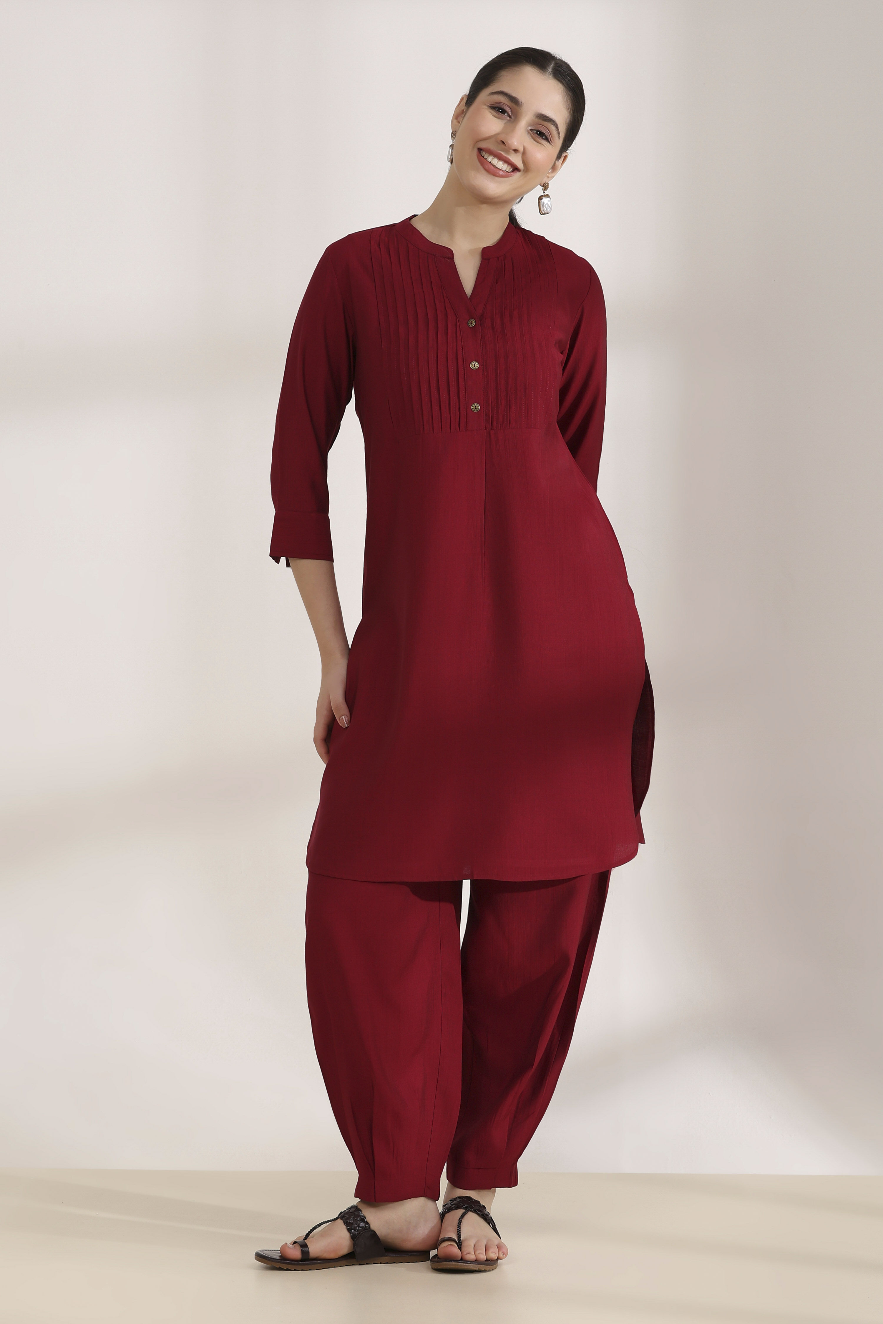 Red Viscose Blend Solid Straight Kurta Set image number 6