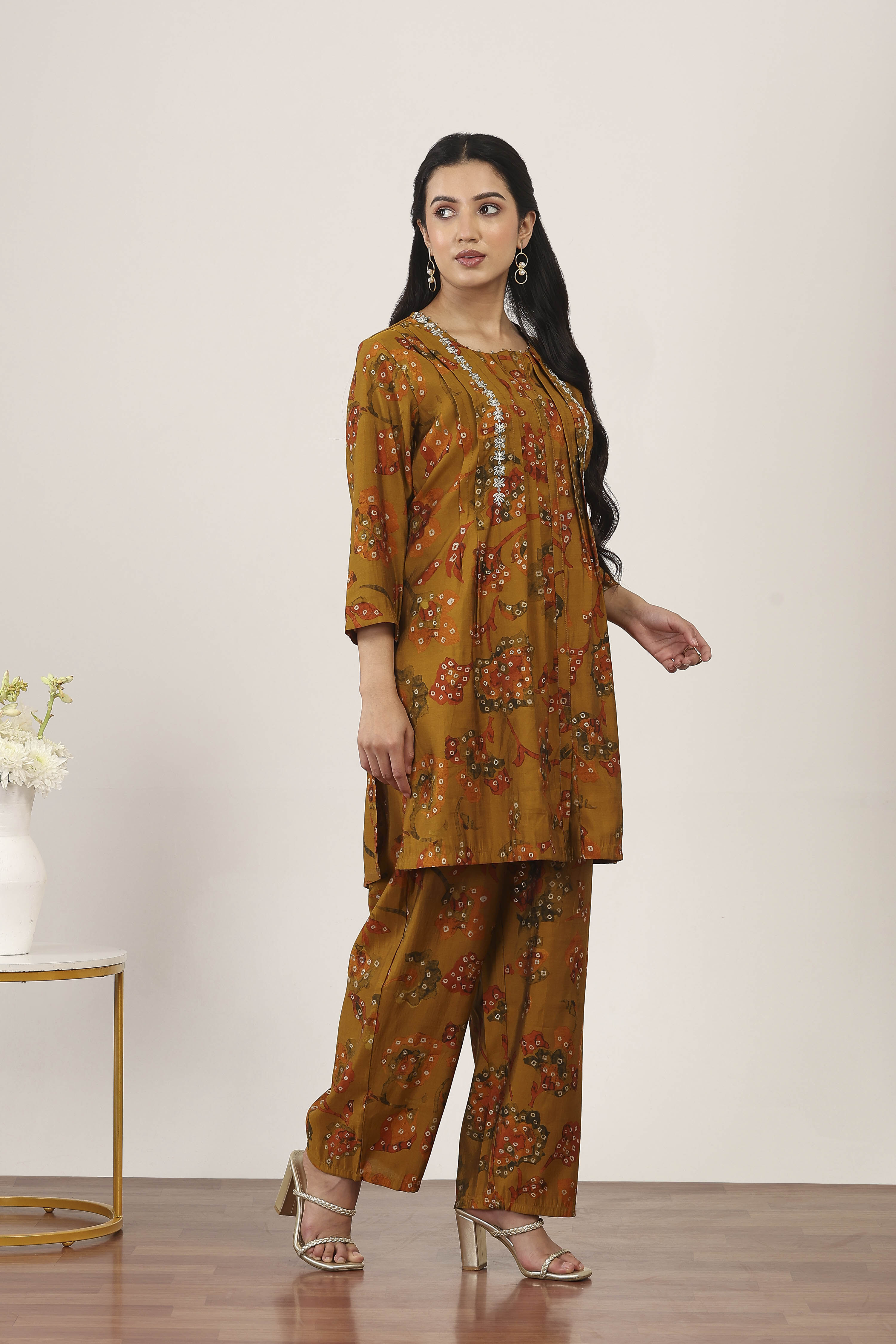 Green Viscose Polyester Viscose Rayon Kurta Pants Set image number 5