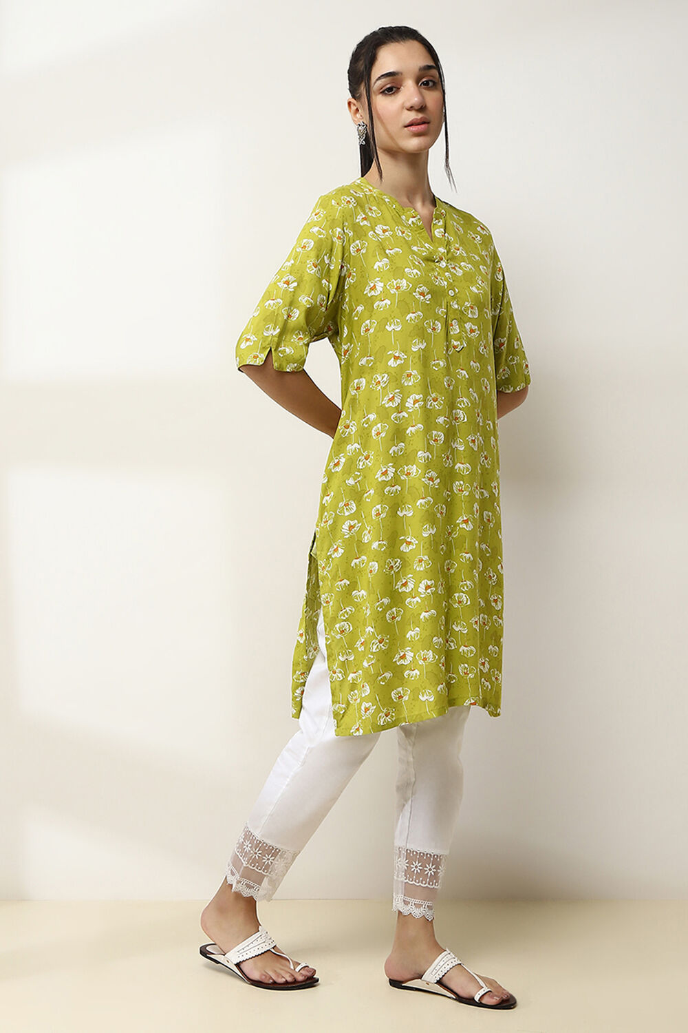 Green Floral Printed Straight Kurta image number 4