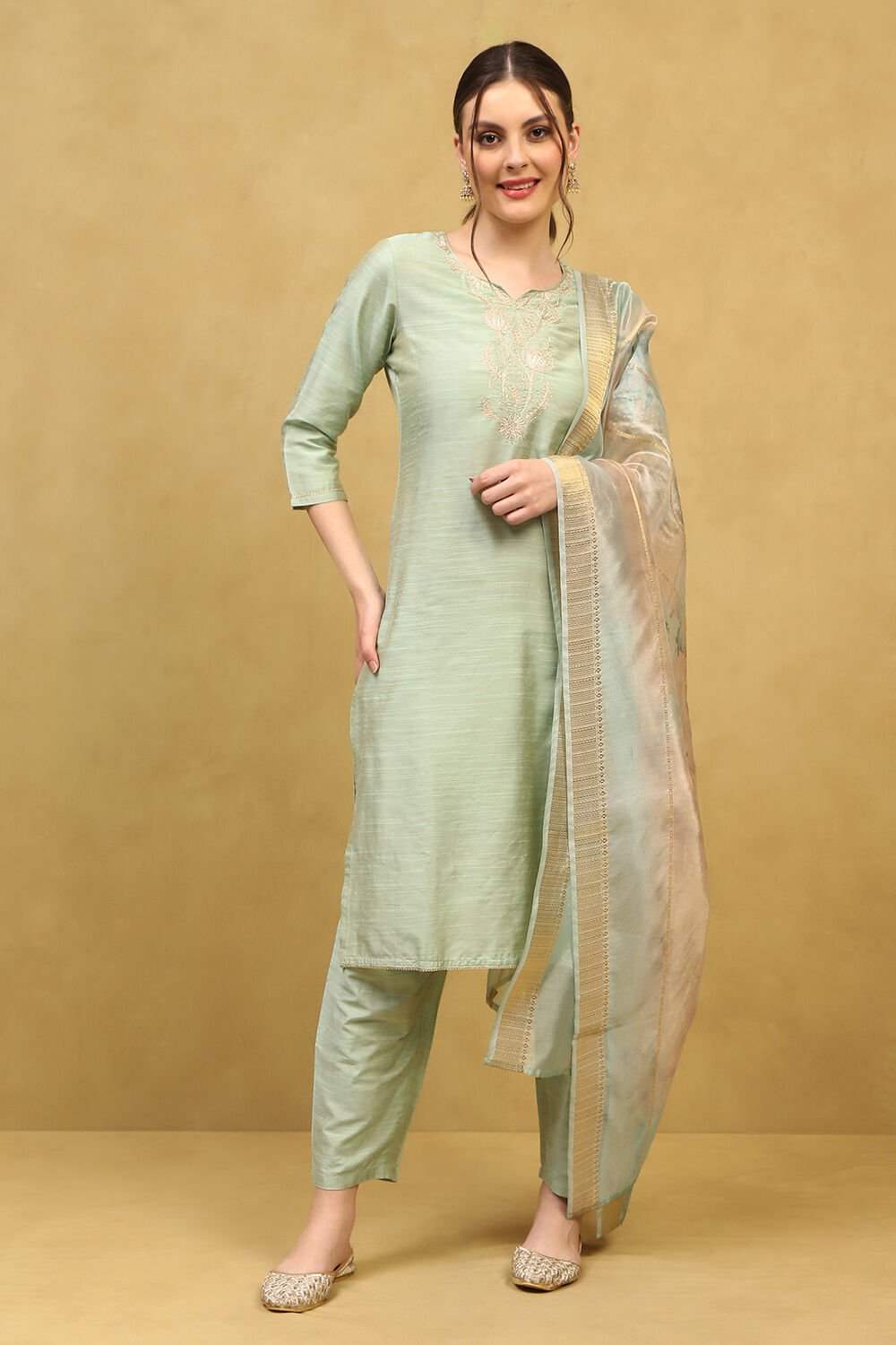Green Viscose Blend Embroidered Straight Suit Set image number 6