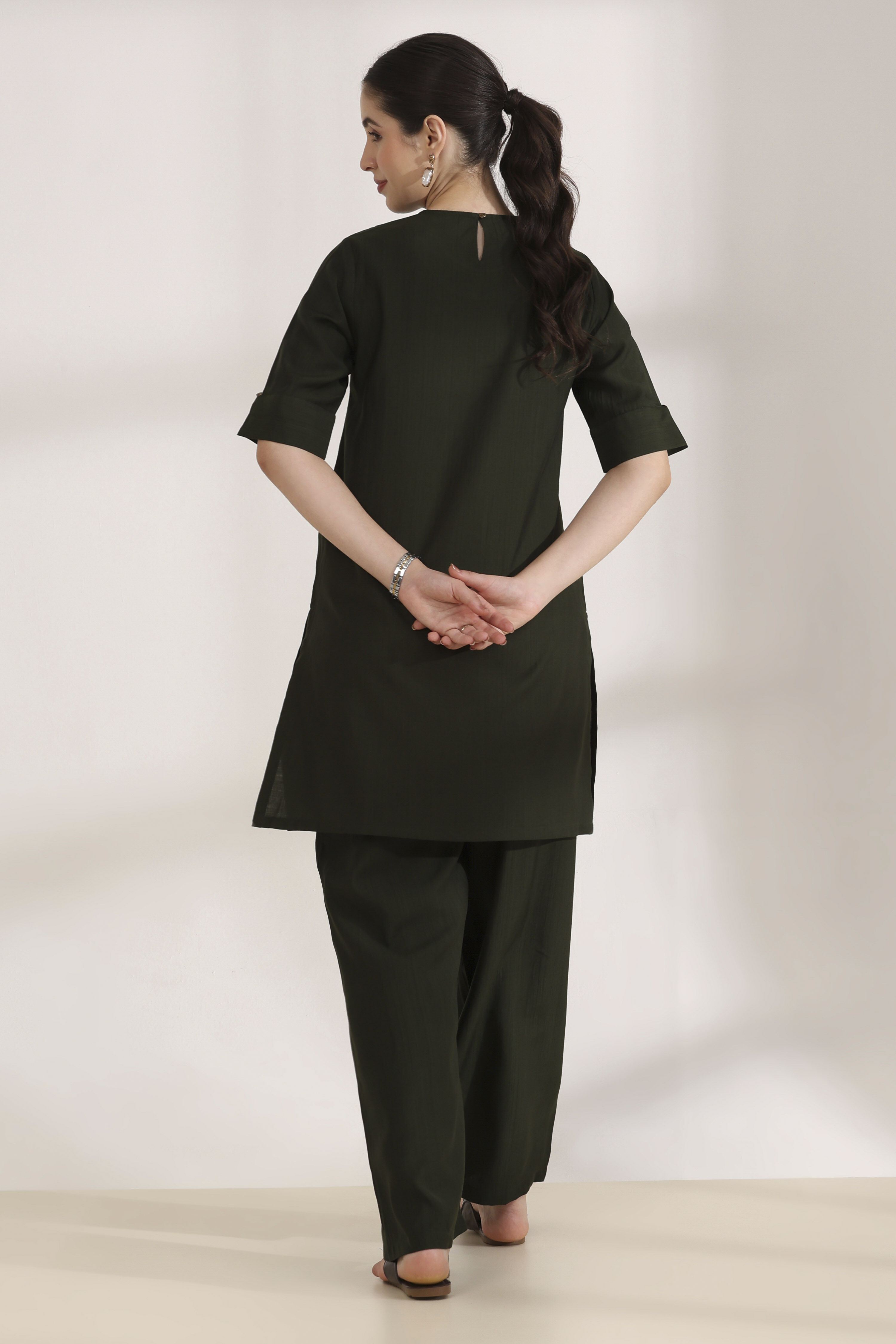 Green Viscose Blend Solid Straight Kurta Set image number 5