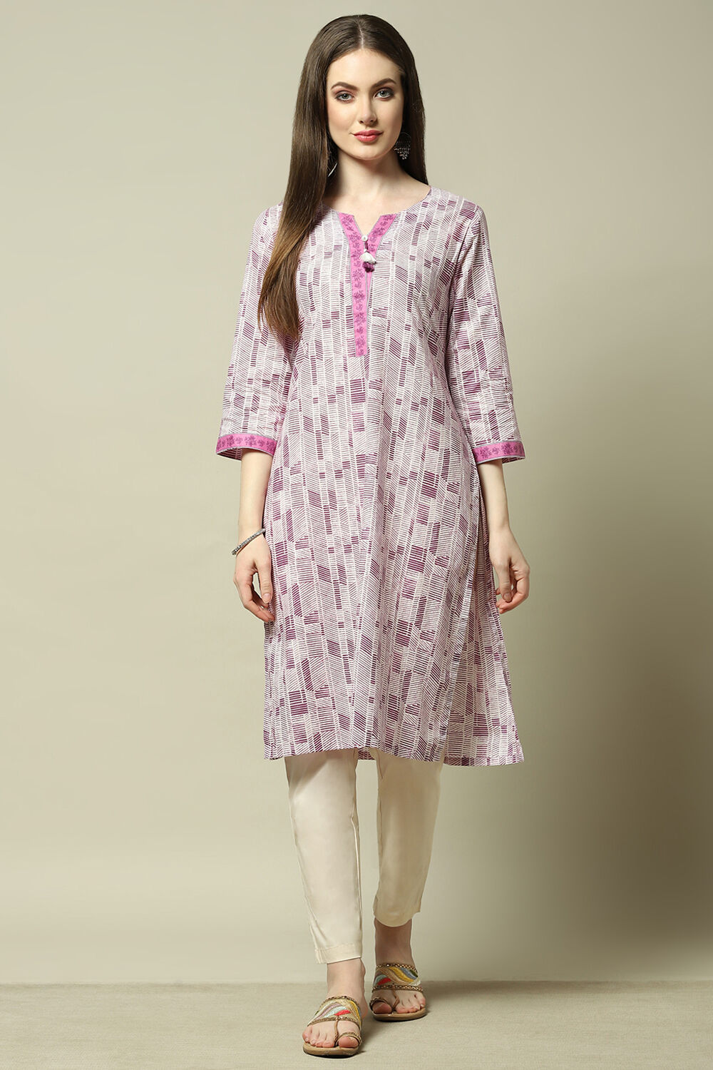 Cream-Coloured Cotton Solid Slim Fit Pants image number 0