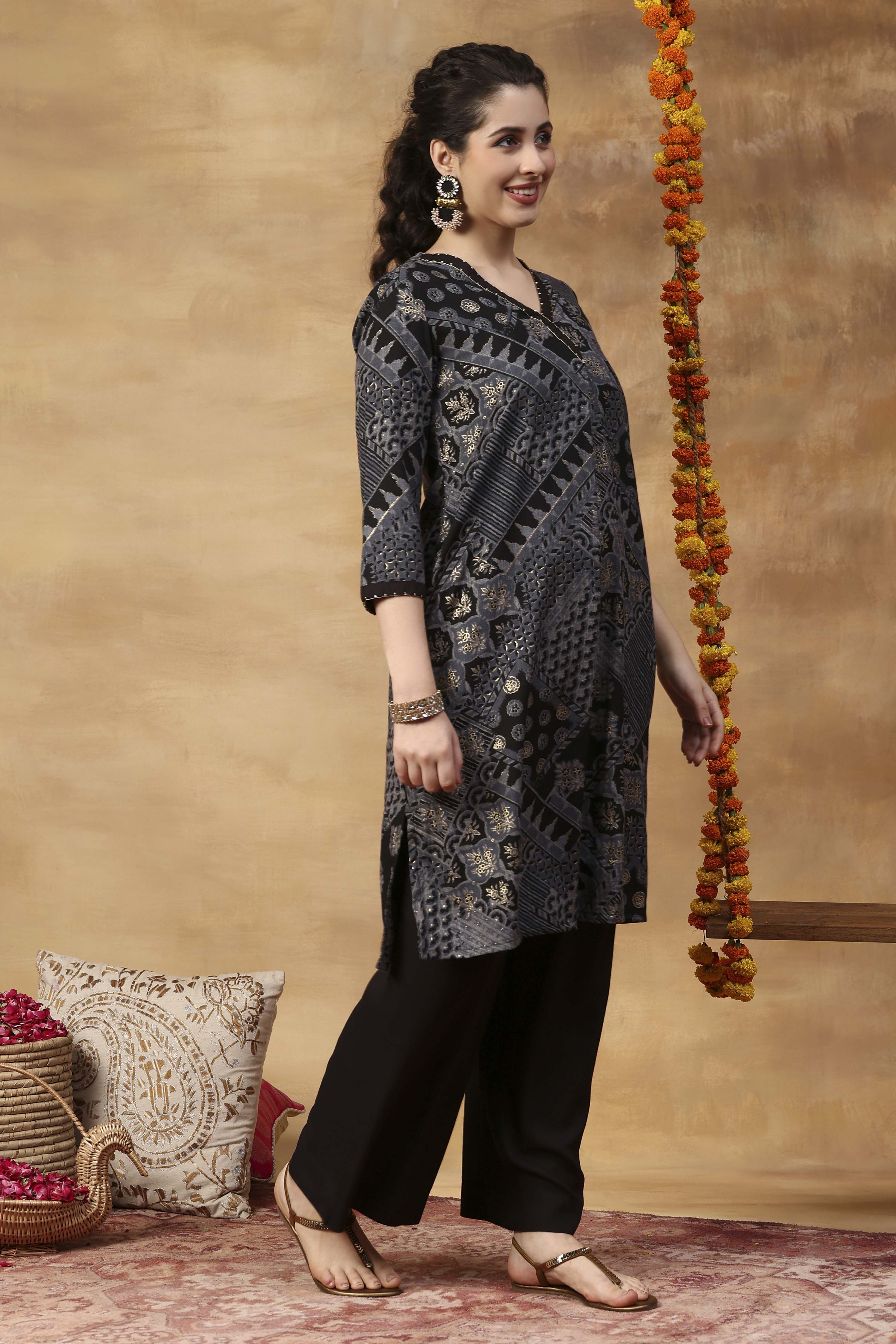 Black Viscose Blend Straight Printed Kurta Pants Set image number 4
