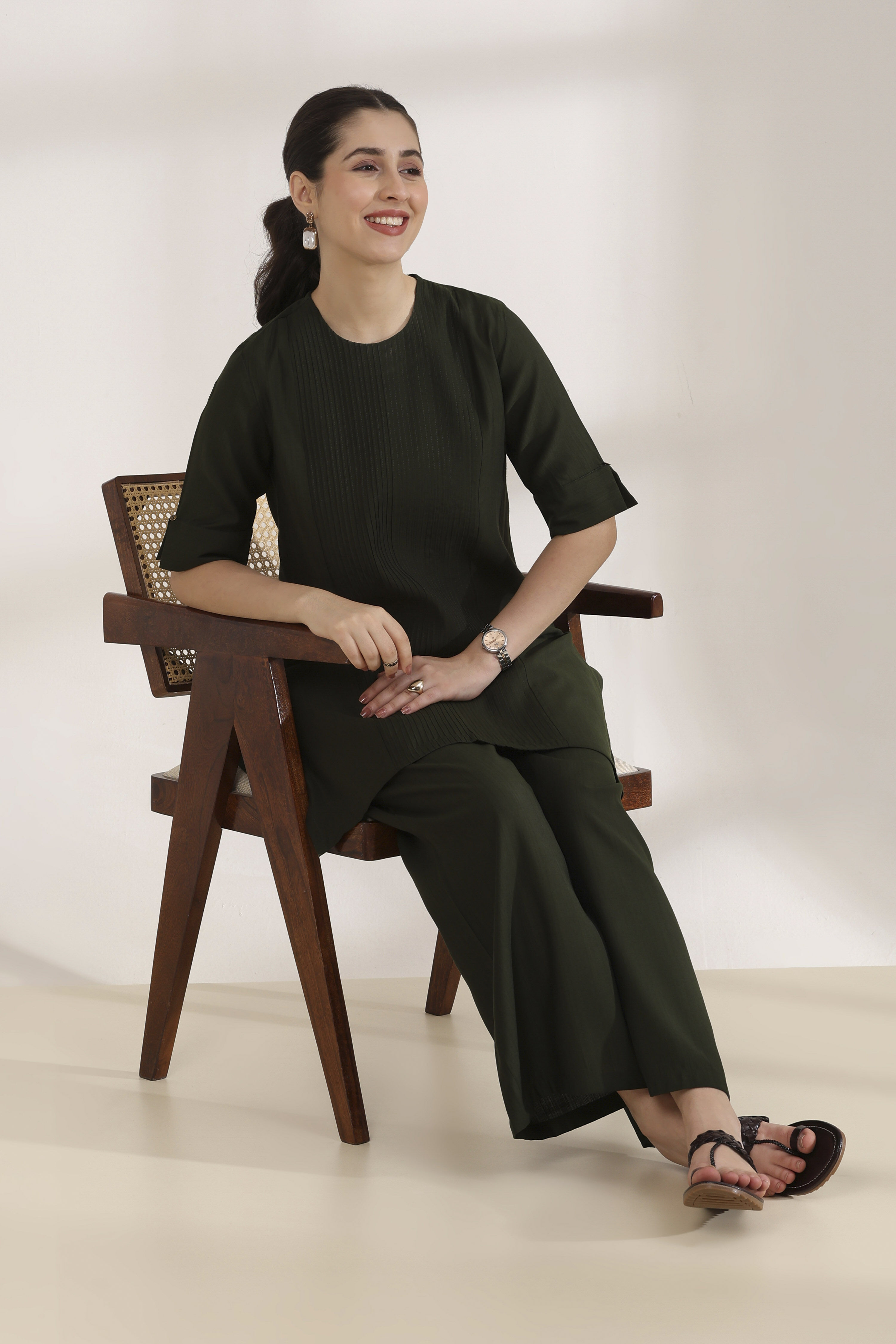 Green Viscose Blend Solid Straight Kurta Set image number 0