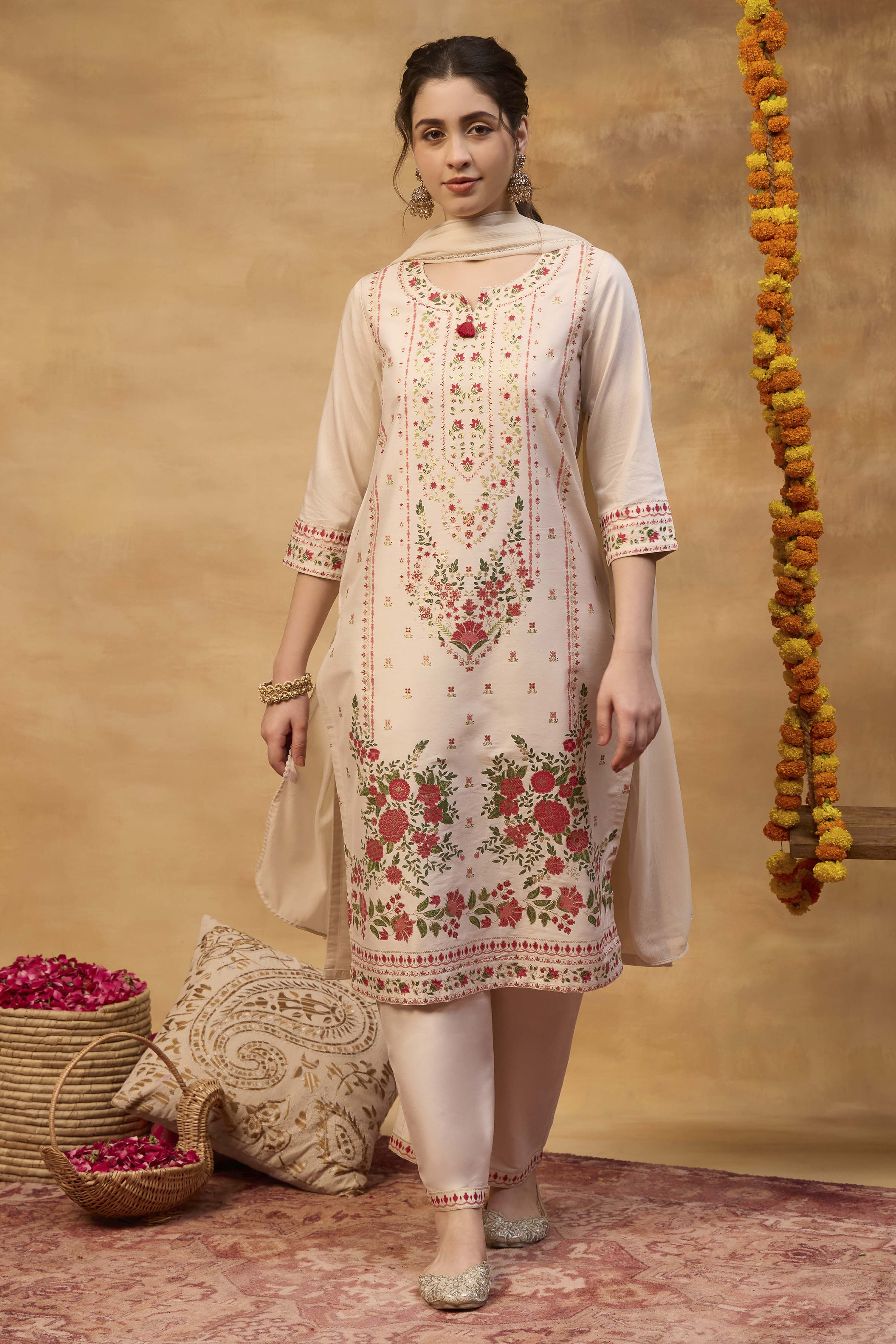 Off White Viscose Blend Straight Printed  image number 6